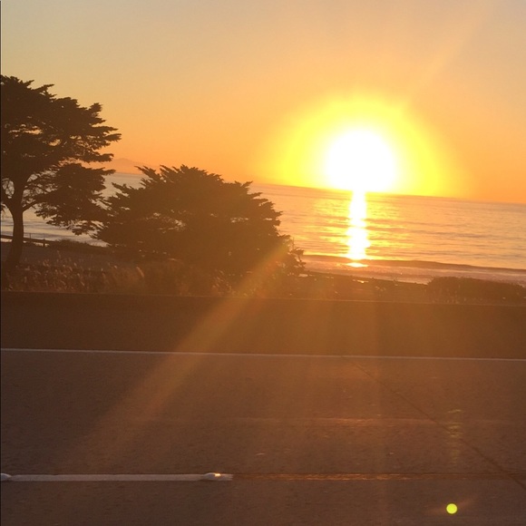 Loryn- Top rated seller/ POSH AMBASSADOR π - Picture 2 of 5